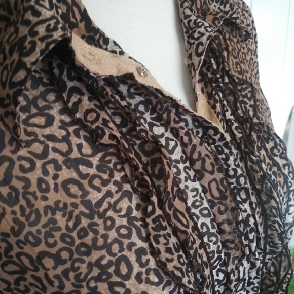 Animal Print Ruffled Blouse - Picture 6 of 8